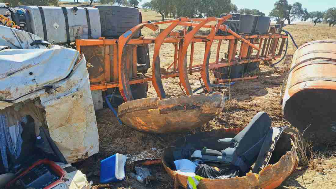 Serpa: Despiste de veículo pesado de mercadorias provoca um morto (com fotos) - 30 de Abril, 2025 acidente 3 - Rádio Pax 2025
