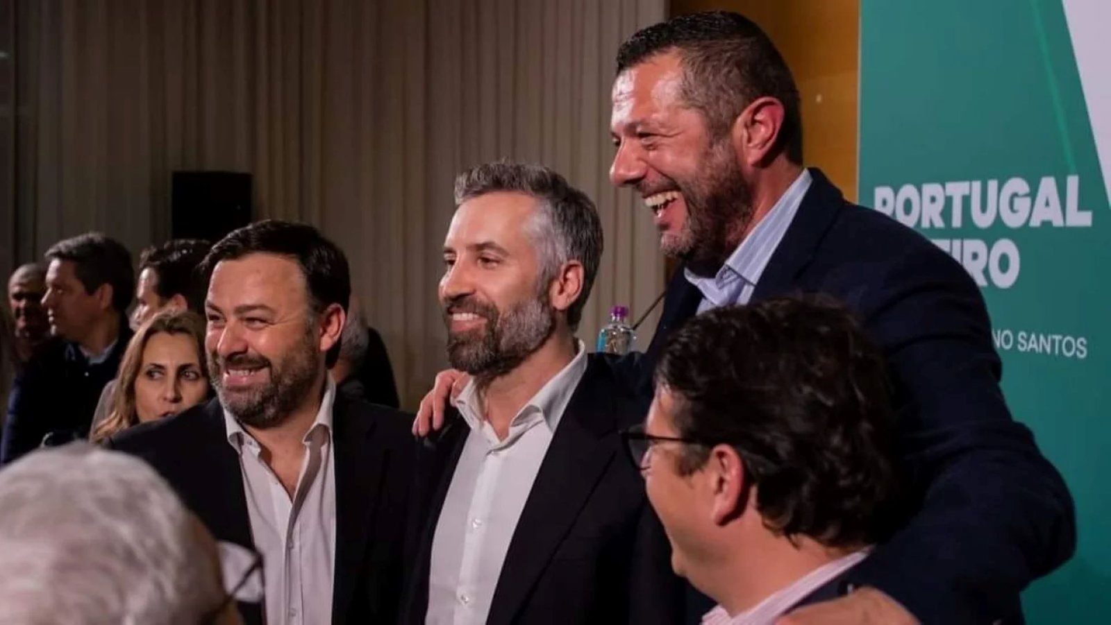 Candidatos do PS reúnem-se com entidades da saúde
