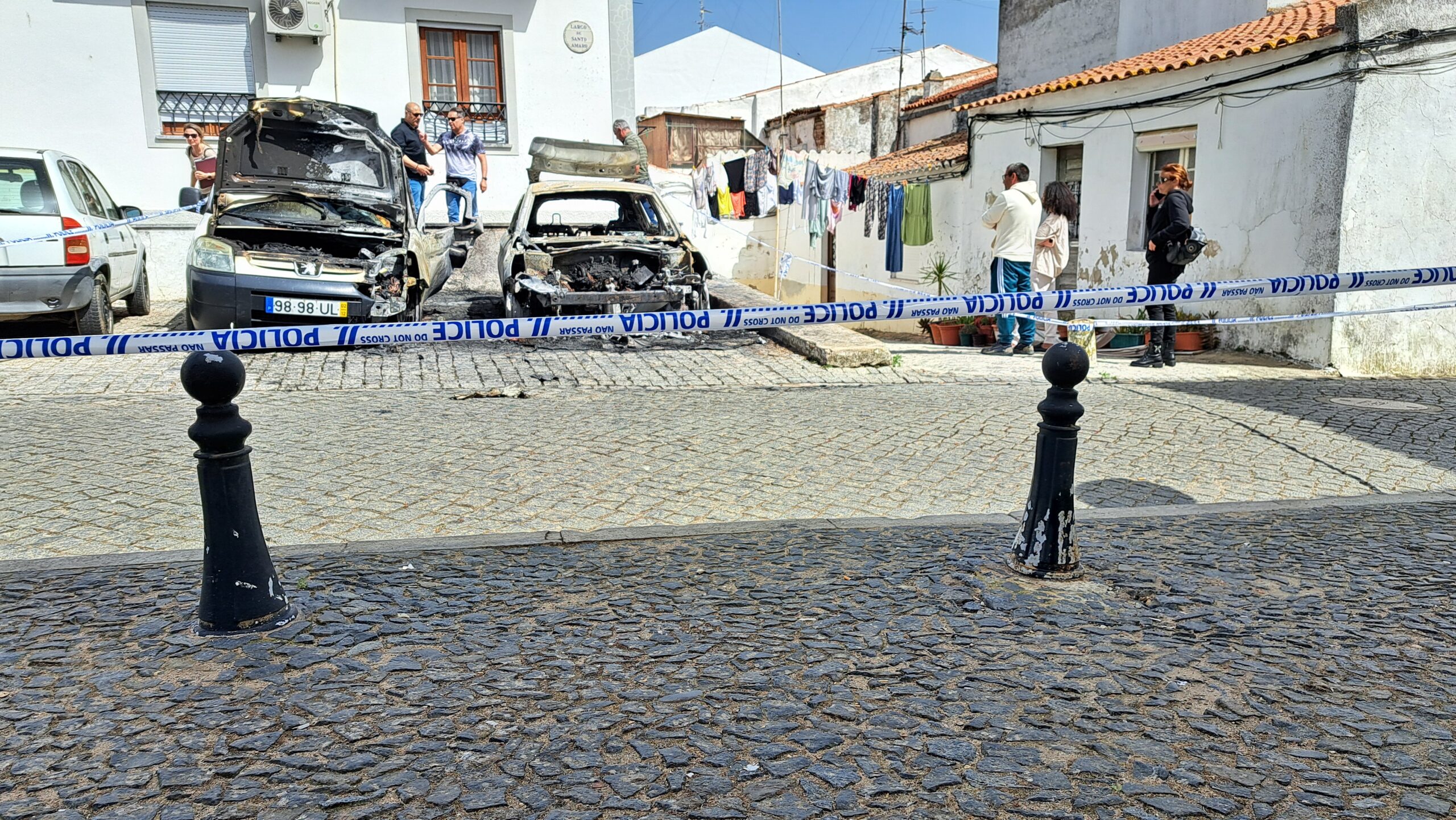 Viaturas incendiadas em Beja - 30 de Abril, 2025 20240416 113810 scaled - Rádio Pax 2025