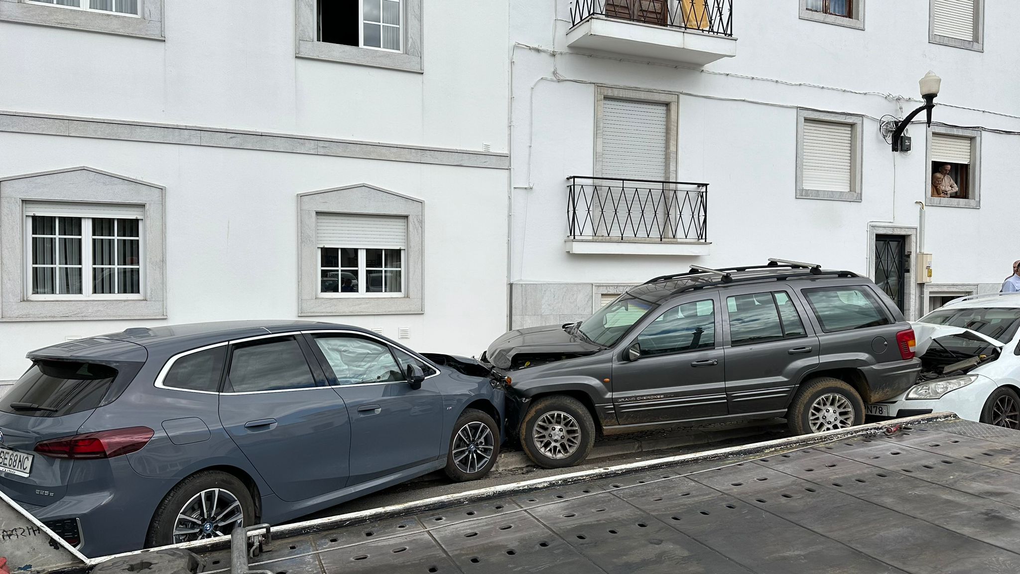 Condutora acelera em vez de travar e provoca acidente em Beja (fotogaleria) - 15 de Maio, 2025 WhatsApp Image 2024 05 21 at 10.51.03 - Rádio Pax 2025