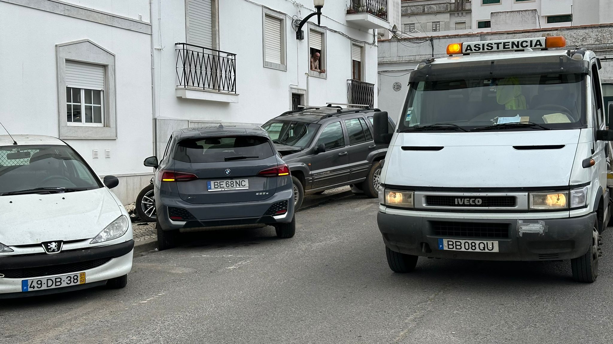 Condutora acelera em vez de travar e provoca acidente em Beja (fotogaleria) - 15 de Maio, 2025 WhatsApp Image 2024 05 21 at 10.51.04 1 - Rádio Pax 2025