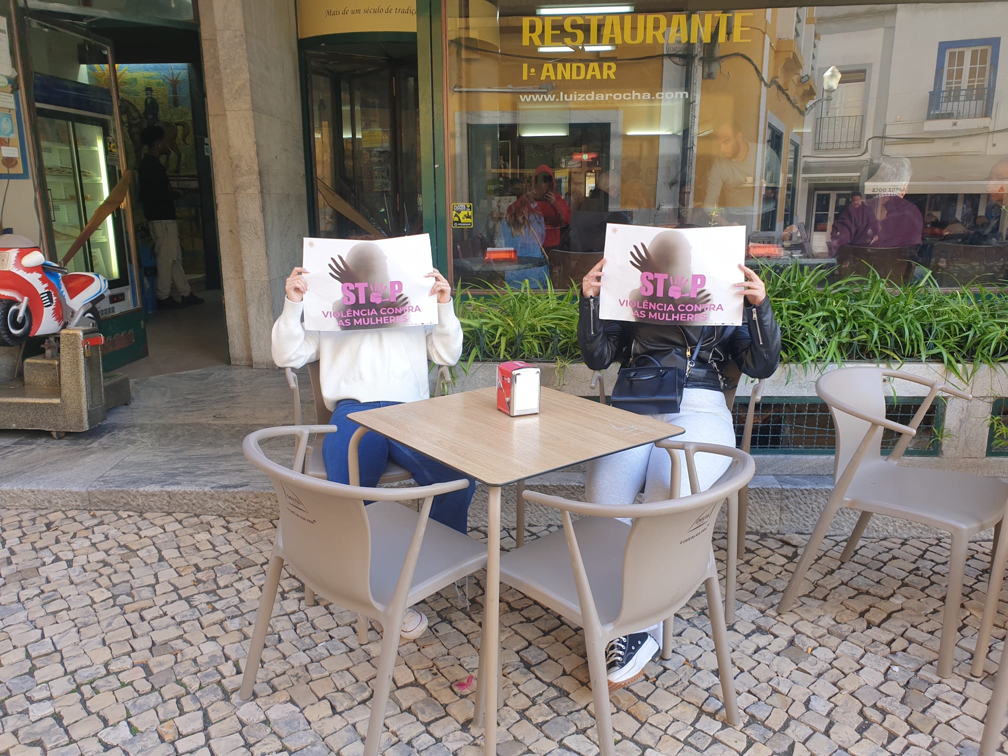 Alunos da Escola Bento de Jesus Caraça dizem STOP à violência contra as mulheres (fotogaleria) - 13 de Dezembro, 2025 foto 2 - Rádio Pax 2025