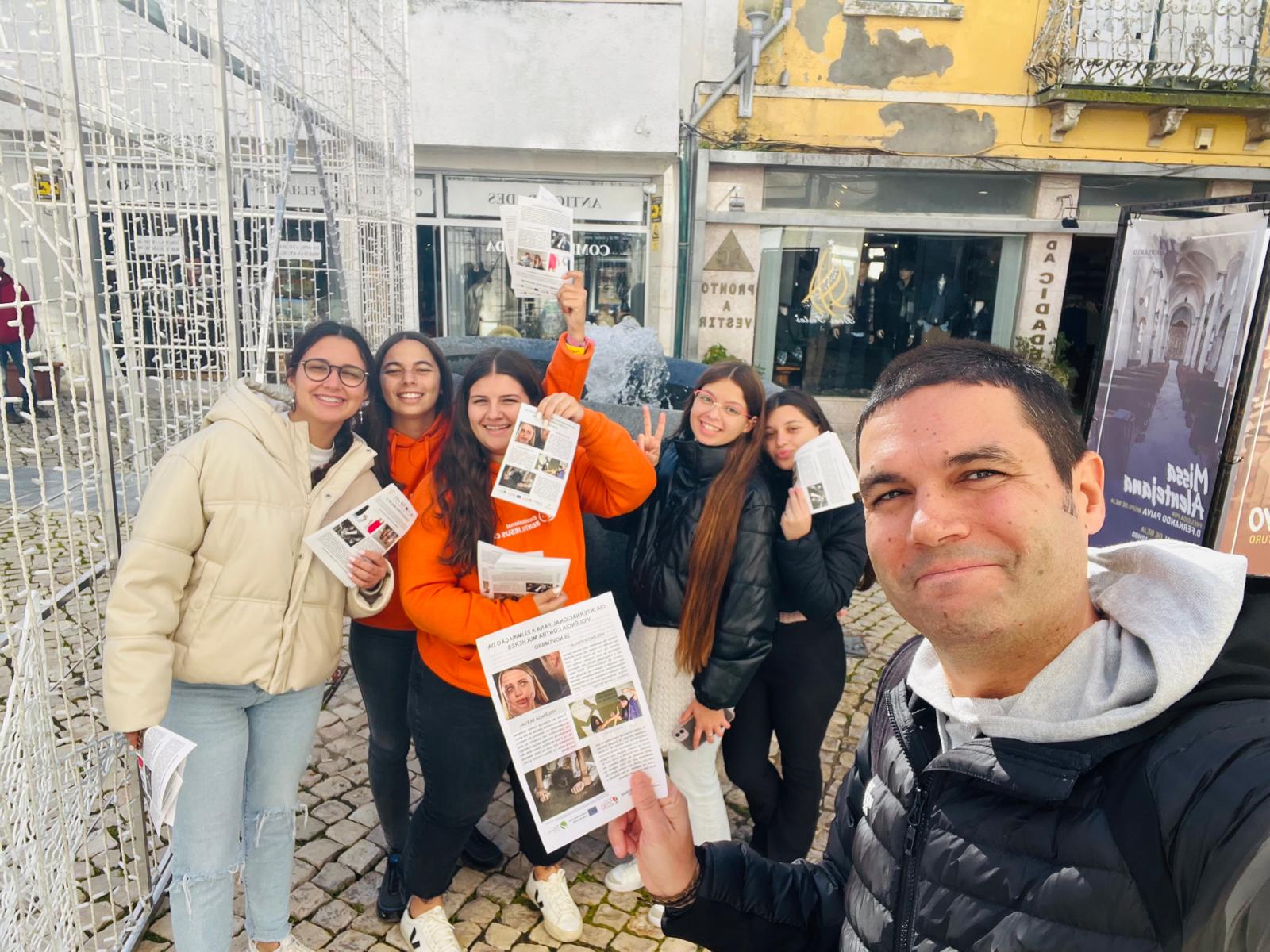Alunos da Escola Bento de Jesus Caraça dizem STOP à violência contra as mulheres (fotogaleria) - 13 de Dezembro, 2025 foto 5 - Rádio Pax 2025