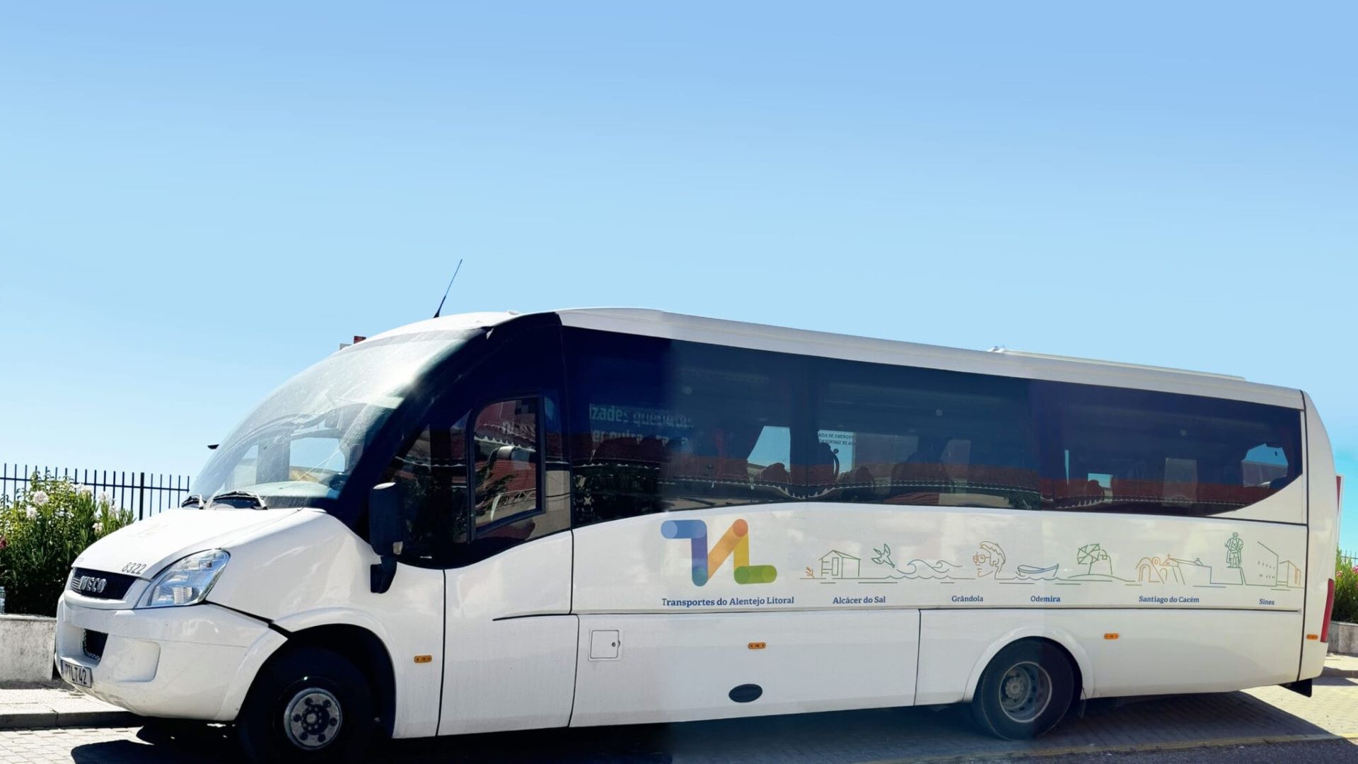 Autocarro dos Transportes do Alentejo Litoral - Rádio Pax 2026