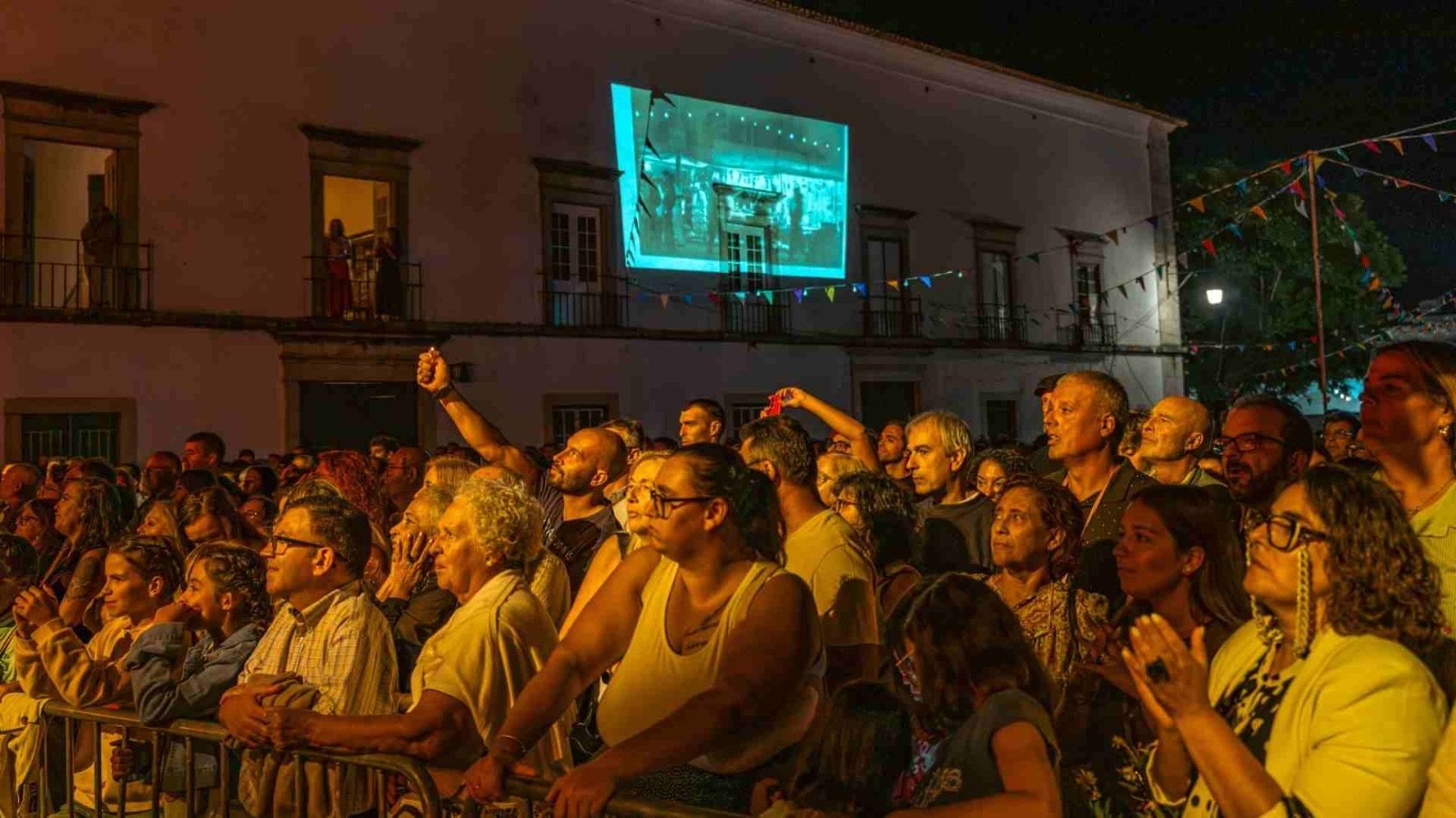 Novo modelo da Feira de Agosto conquista Serpa e confirma sucesso nas ruas do centro histórico (Com Fotogaleria) - 24 de Agosto, 2026 41381986 1805 4134 b50a a1d18d3229ee - Rádio Pax 2026