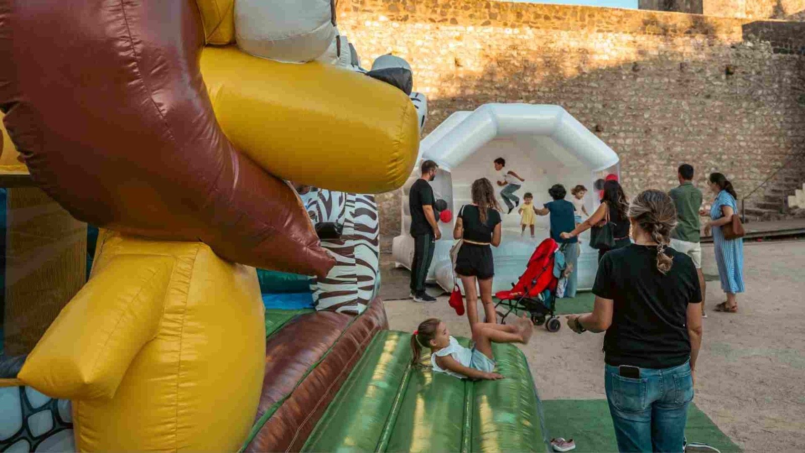 Novo modelo da Feira de Agosto conquista Serpa e confirma sucesso nas ruas do centro histórico (Com Fotogaleria) - 24 de Agosto, 2026 4393d401 e169 4943 9646 a46fa7906988 - Rádio Pax 2026