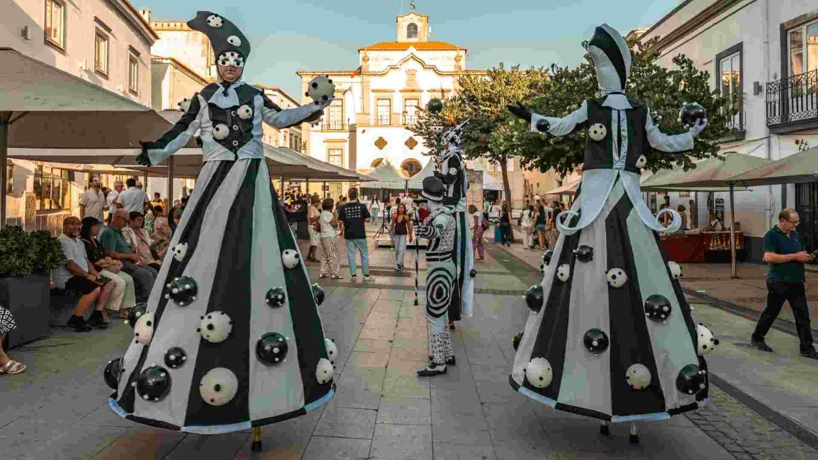 Novo modelo da Feira de Agosto conquista Serpa e confirma sucesso nas ruas do centro histórico (Com Fotogaleria) - 24 de Agosto, 2026 900e6dd0 0875 4bb2 8a7b 92808996a9a3 - Rádio Pax 2026