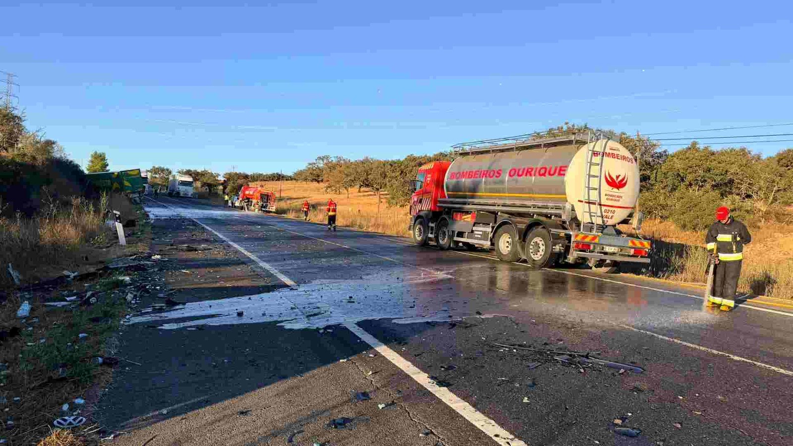 Violenta colisão corta IC1 em Ourique: um ferido grave e estrada encerrada nos dois sentidos (Fotogaleria) - 10 de Setembro, 2026 6140d758 78e2 44d8 be97 2c78f0f93e4e - Rádio Pax 2026